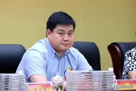最励志的富二代：靠能力接手500强企业，35岁成为新疆首富图片