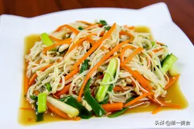 厨师长教你这样做，凉拌金针菇，口感清脆，夏天必备小凉菜图片