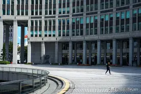 耗资千亿的政府大楼，曾是全国最高大厦，现在却成了旅游景点图片