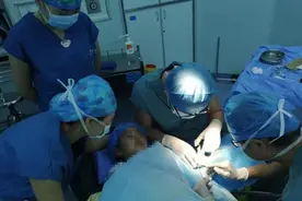 手术台上，6岁小姑娘：“我的故事讲完啦”图片