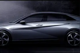 2020款现代伊兰特曝光！全车充满锐利折线，网友：这比思域帅多了图片