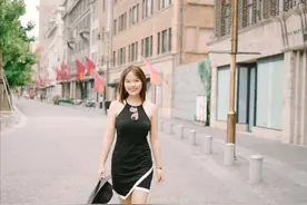 当天晚上，我唯独忘了把另一床被子摞在床边图片