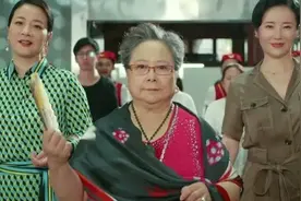 《假日暖洋洋》陈小艺：多次被曝秘会小鲜肉，老公对她俯首称臣图片