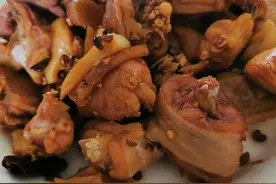 非常下饭的爆炒咸鸡块图片