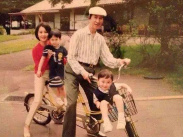 “小太妹”何超盈的混乱情史