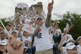 内蒙亿万富豪的魔幻生意，一个馒头卖16块，吃的人却排成排图片