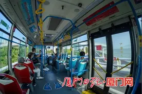 高科技让公交车更“聪明”厦门BRT实现“人机共驾”图片
