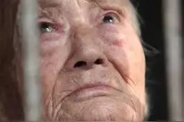 生怕自己吃亏，几个子女都不愿赡养母亲，这种“聪明”要不得图片