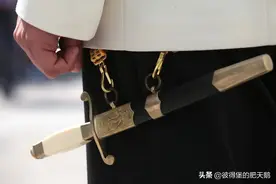 永恒佩剑——俄罗斯将在立法层面允许退役海军军官佩戴礼仪短剑图片