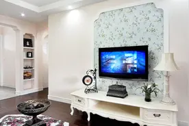 电视还在用遥控器关闭？现在知道还不晚，看完告诉朋友！视频封面