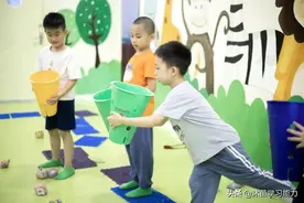 男子军训顺拐视频爆火！你知道顺拐背后的原因吗？图片
