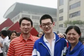 考生估分650分，家长提前办升学宴，成绩公布后成为亲戚“笑柄”图片