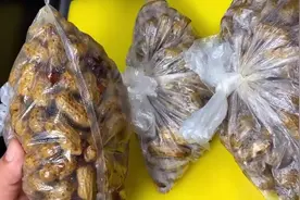 煮盐水花生时，加1样东西，咸香入味久存不坏，越吃越上瘾图片