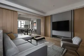 121㎡现代简约，自然舒适的木饰面，装出惬意优雅的体验图片