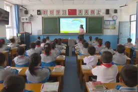 马芳芳：三尺讲台践行初心使命图片