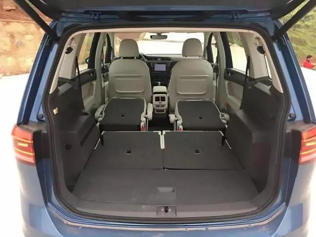 大众终于着急了！全新大众途安L正式曝光，6/7座双选，对标传祺M6