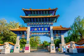 百年以后谁还记得逝去的亲人？图片