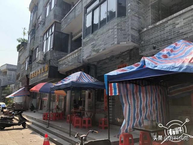 他们每天只做好一种云吞一碗面,深受寮步人的喜爱