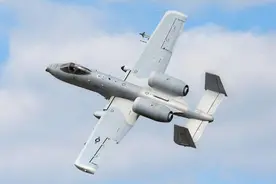 打不垮摔不烂的A10攻击机，F-35都赶不走，唯一能媲美的就是苏25图片
