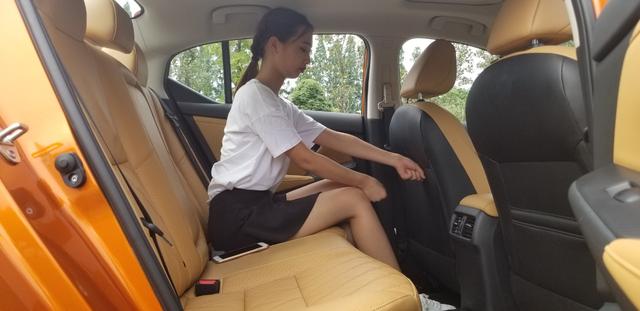 小姐姐说13万肯定买它！试日产全新轩逸