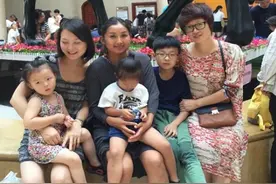 在别人家吃饭时，儿子说“好难吃”，高情商妈妈一语化解众人尴尬图片