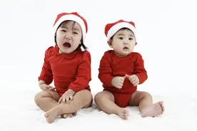 “一拖二的日子，我快崩溃了”，生二胎的你，根本不值得“可怜”图片