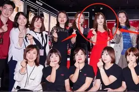 张含韵活动生图曝光，迪士尼公主这下翻车了，这状态是什么情况？图片