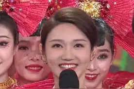 央视金童玉女配一脸，一出场就是满堂彩图片