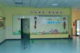 郑州一幼教机构拖欠老师3个月工资，老师罢工后家长不干了图片