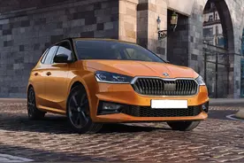 又一灵动的两厢车，标配两块液晶屏，150匹马力油耗6L，6.99万起图片