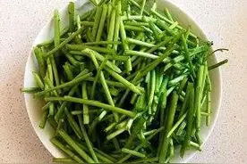 清炒芦蒿满嘴香图片