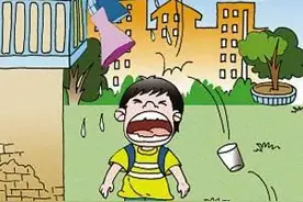 【事发常州】开学在即，学校操场狂落杂物？检察官：“住手！”图片