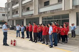 消防演习-灭火器实际操作演练图片