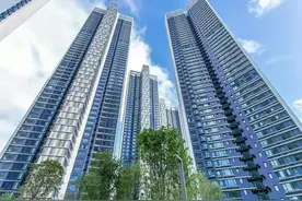 “房价降了，刚需咋不买房了？”我想说：刚需只是穷，又不傻图片