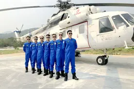 走进航空救援空勤指挥员——“飞行观察员”图片