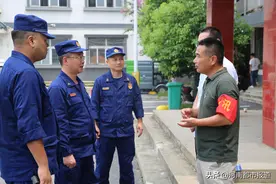 把弟兄们一个不少地带回家，才是抗洪全胜——记河南航空港消防救援支队抗洪抢险突击队总指挥王伟兵图片