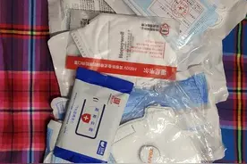 疫情下的医学生：坚守岗位延期回家，有人主动留在医院实习图片