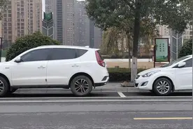 魏派VV7车主淌河水，一个错误操作，爱车熄火拖车伺候图片