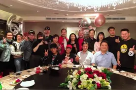 罗志祥为母庆生2亿豪宅曝光，走廊堪比房间大，为天价玩具开空调图片