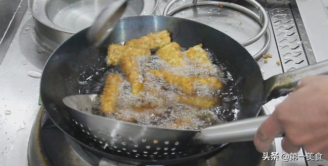 干炸带鱼需要挂糊吗？这才是正确做法，焦香酥脆，新手也能轻松做