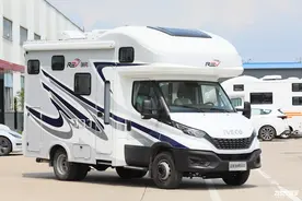 瑞弗S820进口依维柯C型房车，双拓展+合资品控，C型房车新选择图片