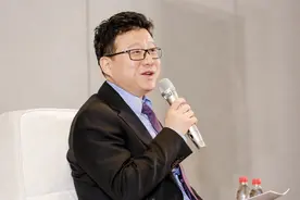 32岁成为中国首富，49岁拥有2000亿，人生是靠努力还是运气？图片