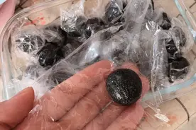 蜂蜜千万别熬了，黑芝麻丸这样做，满口留香，补肾养发图片