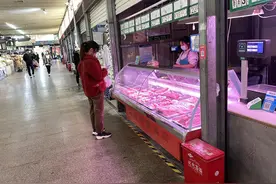 猪肉价格触底反弹？郑州有商户表示：最近几天开始涨价，每公斤每天上涨超1元图片