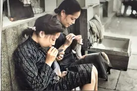 令人感到惊奇的照片，登基的裕仁天皇，投降的日军俘虏图片