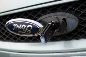 汽车界“八大”奇葩设计：“防盗”发动机盖，还有假无钥匙启动？图片