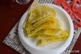 鸡蛋灌饼新做法，轻轻一揭就能把鸡蛋倒进饼里，新手也能做好图片