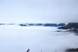 彭州小鱼洞镇3400米铁瓦殿，一座让人又爱又恨的原始野山图片