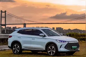 宋PLUS DM-i有多火？单店订单200多超以往所有车型，三位编辑要买图片