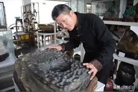 一块拇指大玛瑙花掉20万，十年花3000万，如今估值5个亿图片